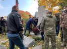 В Киеве открыли памятный знак защитникам Украины. Фото: Арміяinform