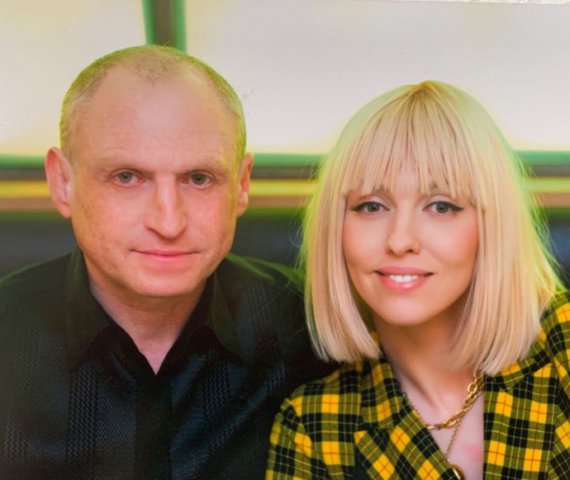 Виконавиця Оля Полякова поділилася, що досі їй з чоловіком Вадимом кризи шлюбу вдавалося пережити без допомоги психологів