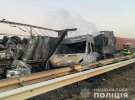 На Одещині зіткнулися і спалахнули дві вантажівки та три легкові автомобілі. Загинули троє людей. 12 - скалічилися