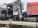 На Одещині зіткнулися і спалахнули дві вантажівки та три легкові автомобілі. Загинули троє людей. 12 - скалічилися