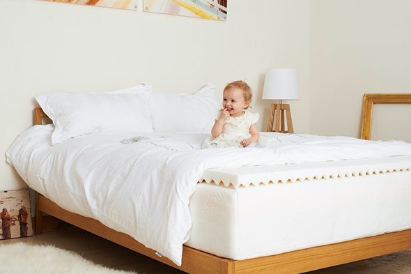 Інтернет-магазин "Табуретка" пропонує великий асортимент ліжок і матраців