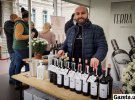 Богдан Панчук - бренд-амбасадор компании WineDiscoverySelection. На ярмарке представляет бренд LelekaWines. Вино - только год на украинском рынке.