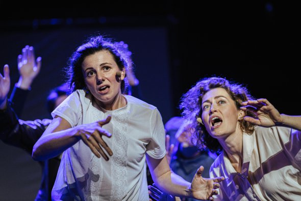 голый театр юных на сцене о бунтах на шахтах | Новости на Gazeta.ua