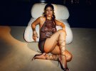 Барбадосская певица Рианна показалась в сексуальном комплекте нижнего белья