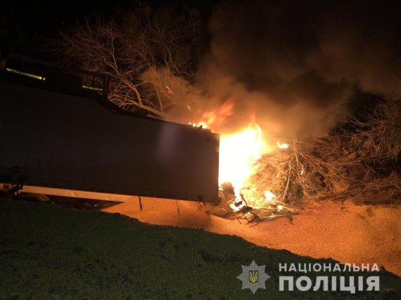 В Черкасской области столкнулись "Жигули" и грузовик. Никто не выжил