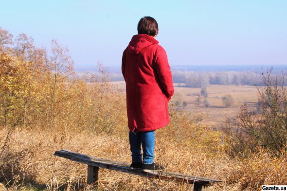 Раніше цей пагорб був без дерев і звідси відкрвивалася запаморочлива панорама луків навколо Псла, розповідає Алла Стеценко