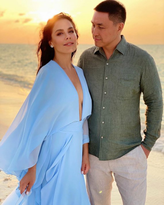Телеведуча Іванна Онуфрійчук офіційно вийшла заміж за мільйонера казахського походження Алмаза