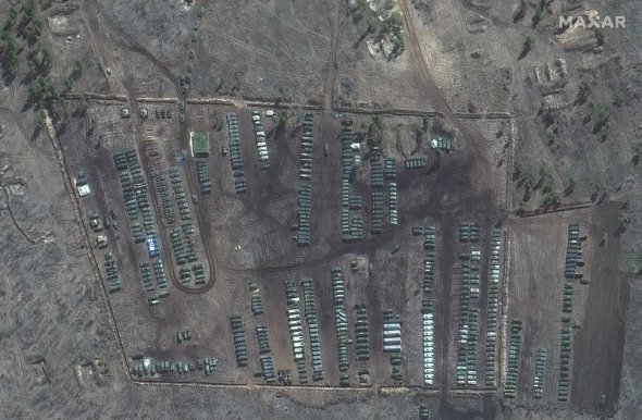 Російські танки та техніка на полігоні Погоново недалеко від Воронежа, Росія, 10 квітня 2021 року