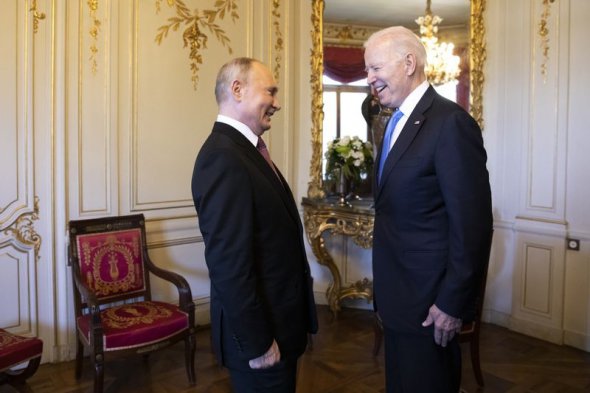 Владимир Путин и Джо Байден встретились на саммите в Женеве, Швейцария, 16 июня 2021 года 