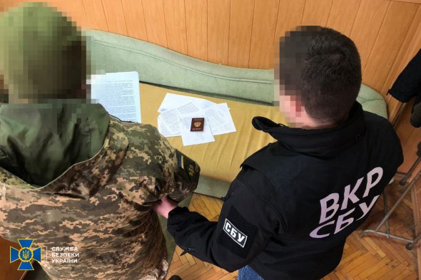 У Вінницькій області контррозвідка СБУ викрила посадовця однієї з військових частин Повітряних сил на прихованому збиранні секретної інформації