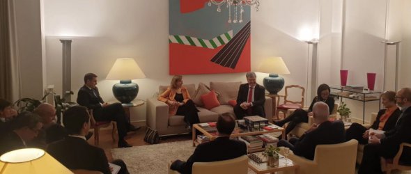 Відбулась зустріч лідера партії "Європейська Солідарність" Петра Порошенка з послами країн "Групи семи" та ЄС в Україні