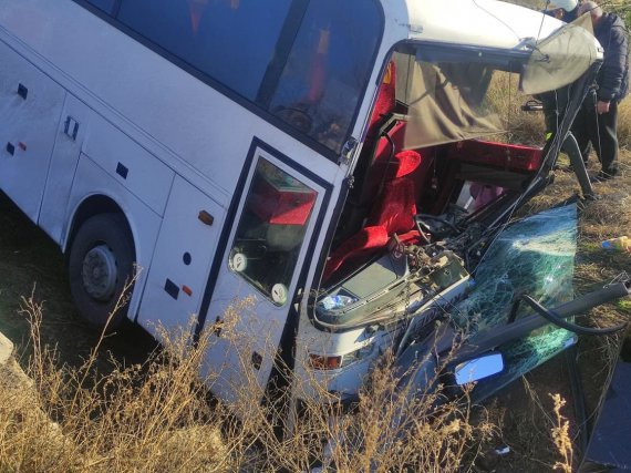 В Харьковской области пассажирский автобус слетел в кювет. Есть пострадавшие