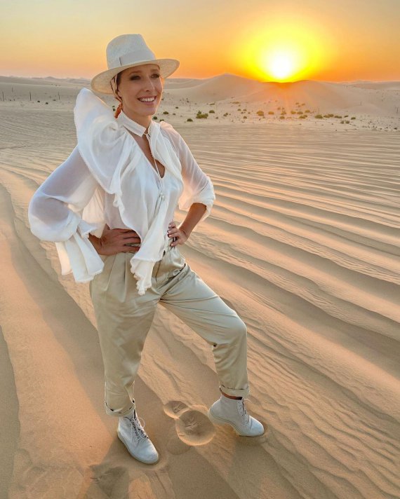 Телеведущая Екатерина Осадчая поразила эффектными снимками из пустыни