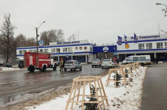 На заводе боеприпасом им. Свердлова в Дзержинске Нижегородской области РФ произошло несколько взрывов, возник пожар. Фото: МЧС России