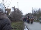 Мати й доньку поховали біля голови сімейства. Він раніше