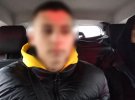 У Луцьку біля торгового центру авто в'їхало у натовп людей, які переходили дорогу на пішохідному переході.   В машині на момент аварії перебувало троє людей. Вони   - неповнолітні