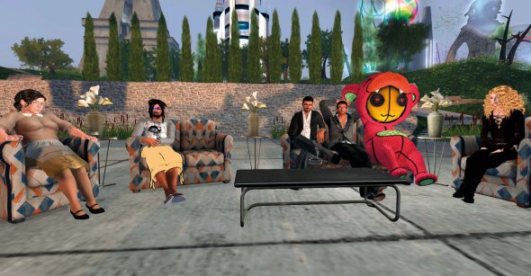 Метавсесвіт у грі Second Life – тривимірному віртуальному світі з елементами соціальної мережі, який налічує понад мільйон активних користувачів. Його розробила й запустила 2003 року компанія Linden Lab з американського Сан-Франциско