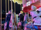 У Києві на Софійській площі в суботу, 18 грудня, відбулася церемонія запалювання вогнів на головній новорічній ялинці країни. Фото: Лілія Мицко
