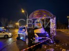 У Кривому Розі п'яний прокурор з Одеської області Вадим Лапоха на Lexus зніс частину зупинки громадського транспорту. Пізніше втік із лікарні
