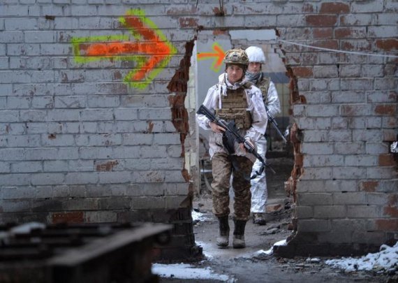 Украинские военные в промзоне Авдеевки, 17 декабря