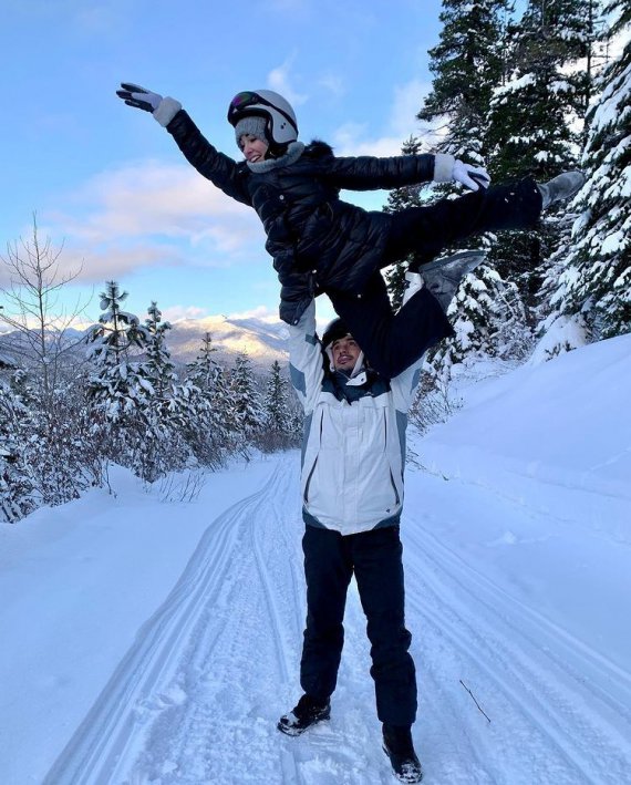 Зіркове подружжя Катерина Кухар і Олександр Стоянов проводять зимові канікули в США