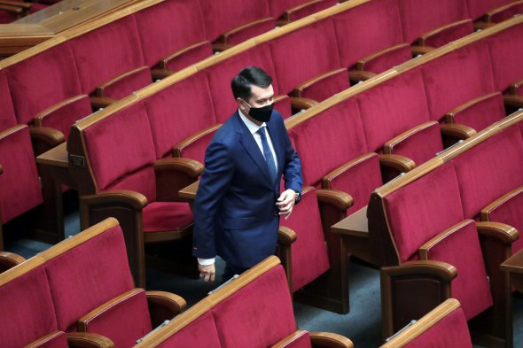 Дмитро Разумков керував парламентом трохи більше двох років. Йому висловили недовіру після публічного конфлікту з президентом 