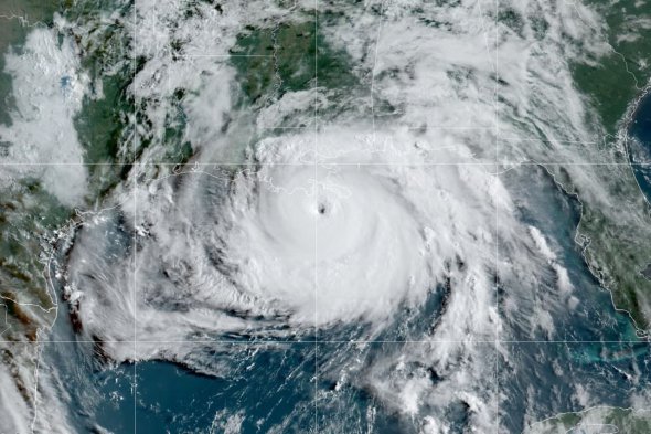 Ураган «Ида» над Мексиканским заливом /