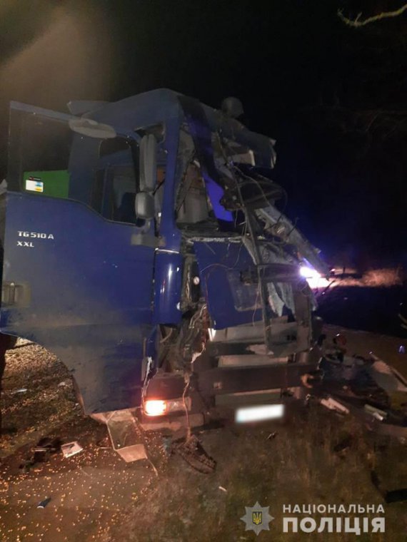 В Одесской области столкнулись три грузовика. Погибли два водителя