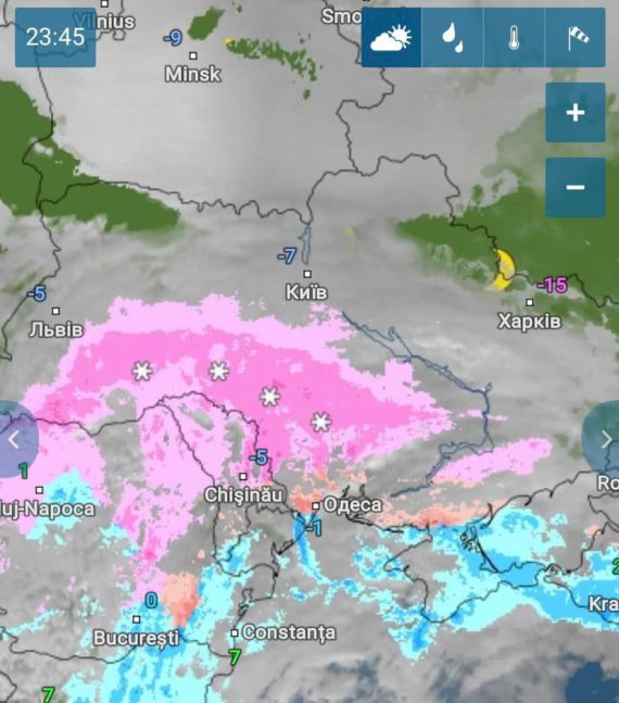 Сніг йде на заході, південному заході, частково у центральних областях