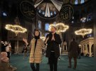 Нардеп зі «Слуги народу» Юлія Гришина помолилася в турецькій мечеті 