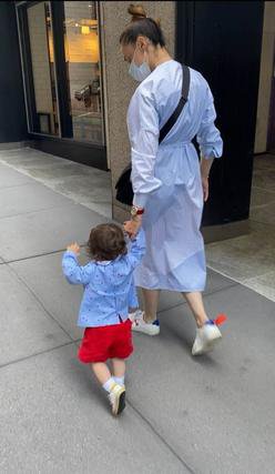 Софо Ніжарадзе з дочкою. Фото: Instagram
