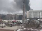 В Алматы протестующие стреляют в военных