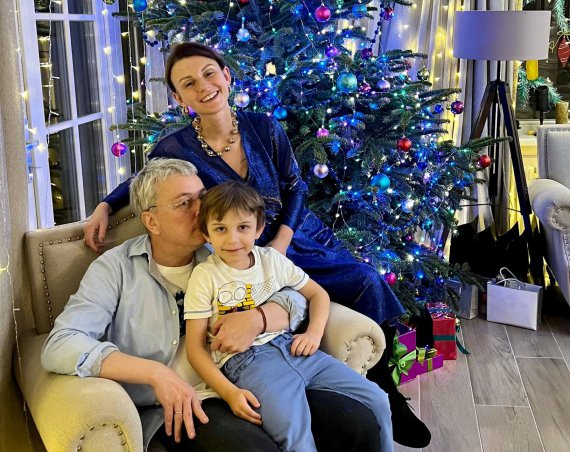 Міністр культури та інформаційної політики Олександр Ткаченко із дружиною Анною і сином Данилом. 