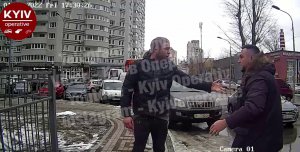 Затримали сина колишнього топчиновника, який побив перехожого за зауваження про паркування. Фото: Київ Оперативний