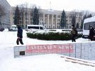 На территории Южного машиностроительного завода в Днепре солдат Артем Рябчук расстрелял 10 сослуживцев. Пятеро из них погибли