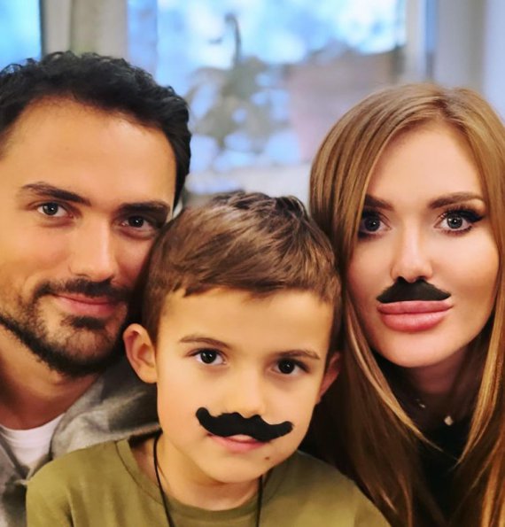 Исполнительница Слава Каминская часто делится нежными фото с бывшим мужем Эдгаром Каминским и детьми Леоном и Лаурой