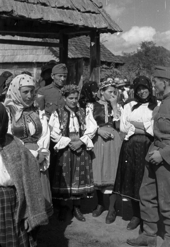 Gazeta.ua показала фотографии жителей Закарпатья, которые сделали в 1939 году