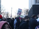 Студенты вышли под Кабмин митинговать против министра образования Сергея Шкарлета