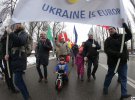 Международный Марш единства за Украину организовали иностранцы. Пришли на акцию с флагами своих государств