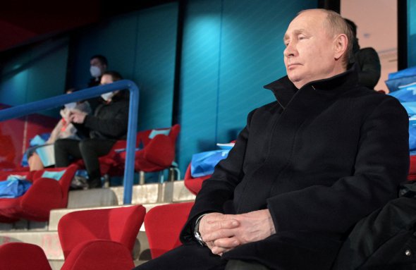 Путин на открытии Олимпиады в Пекине. Глава Кремля чувствует свою нелегитимность и болезненно реагирует, если ему на это указывают. Так пишут западные издания