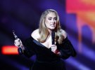 Британская певица Адель надела платье от украинского дизайнера на Brit Awards 2022