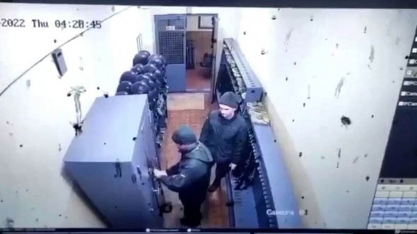 Поліцейські "злили" в мережу відео, як солдат Артем Рябчук розстрілює на Південмаші в Дніпрі  товаришів по службі