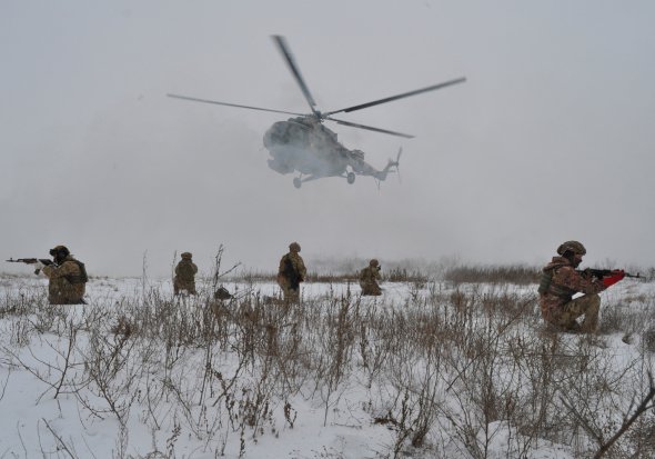 Навчання українських військових у Херсонській області, на кордоні з Кримом