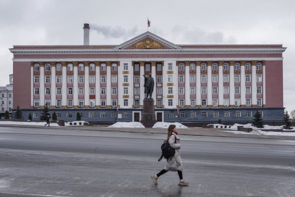 Пам'ятник Леніну перед Курською мерією 