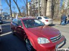 В Киеве таксисты производят автопробег. Требуют, чтобы службы такси подняли тарифы на проезд