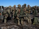 Украинские военные провели зрелищные учения на Донбассе