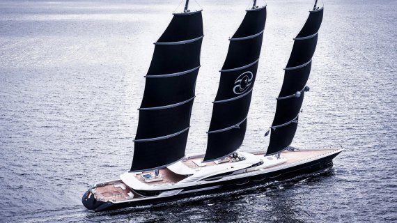Black Pearl стала прототипом для суперъяхты Y721 Джеффа Безоса