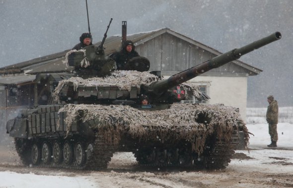 Украинский танк во время учений в Харьковской области, 10 февраля 