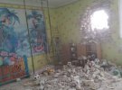 Российские оккупанты накрыли снарядами Станицу Луганскую. Один попал в детский сад