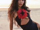 Американская актриса, певица и дочь культового музыканта Ленни Кравиц Зои поразила позированием в секси-нарядах. Появилась на страницах Elle USA